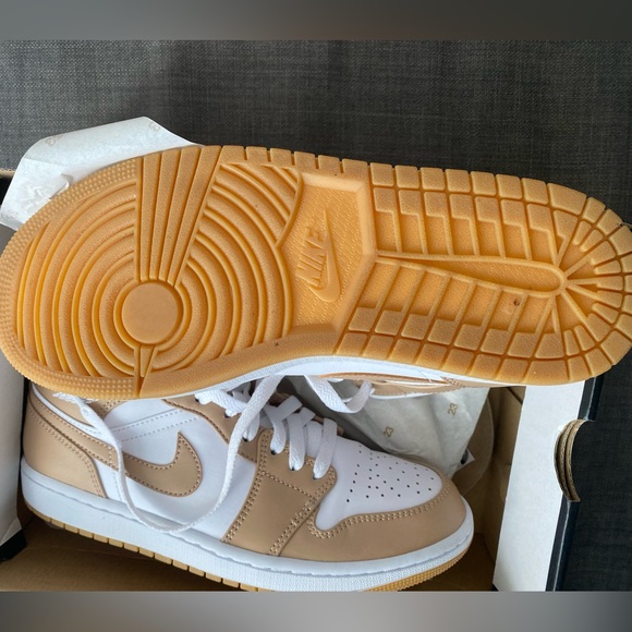 Nike Jordans - Picture 2 of 3